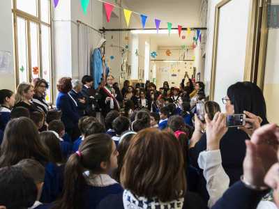 Dal borgo campobassano sono giunti il vicesindaco Roberto Socci e una ventina di bambini del "Santa Croce di Magliano", l'istituto onnicomprensivo che tra i suoi plessi ne gestisce uno proprio a Colletorto